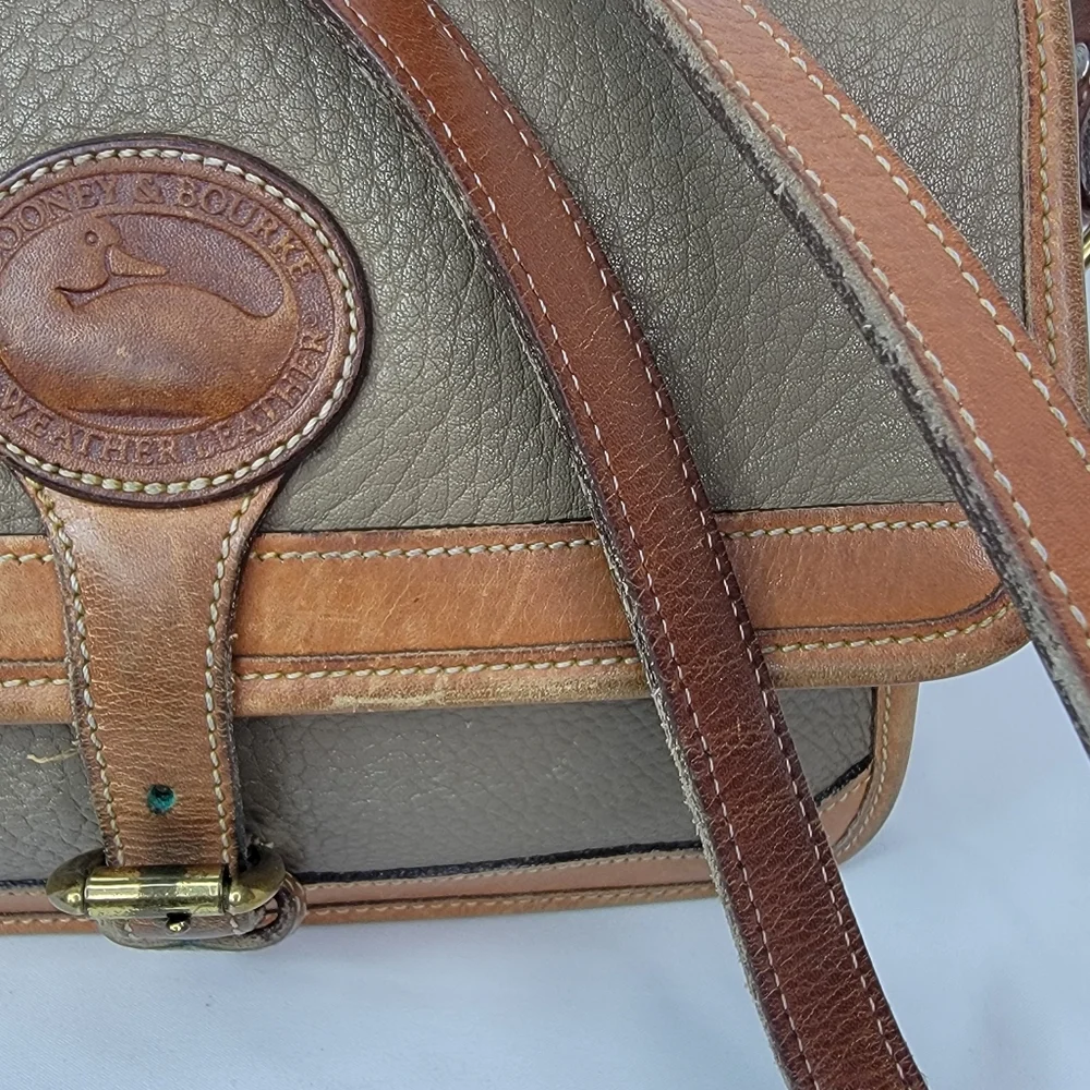 Classic Dooney & Bourke‎  Brown Leather Bag